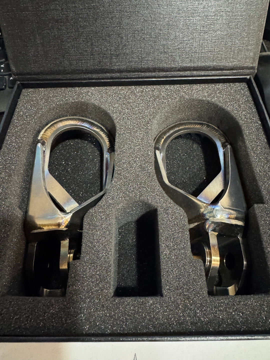 Dune Goons Titanium Foot Pegs