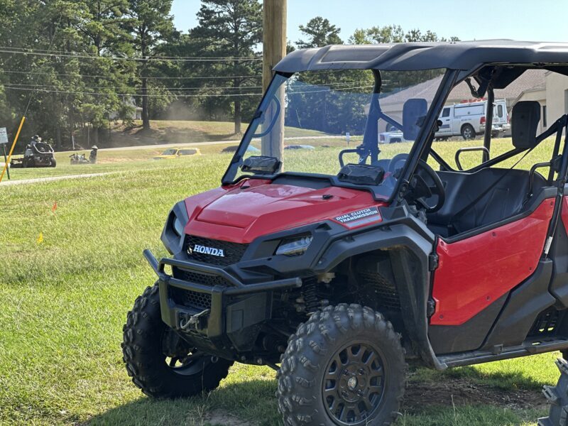 Seizmik Vented UTV Windshield - Honda Pioneer / Talon