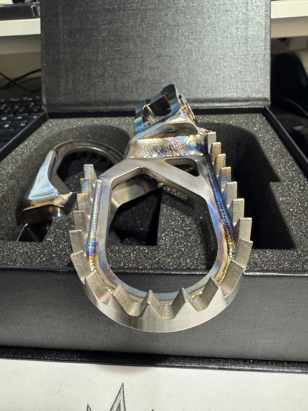 Dune Goons Titanium Foot Pegs