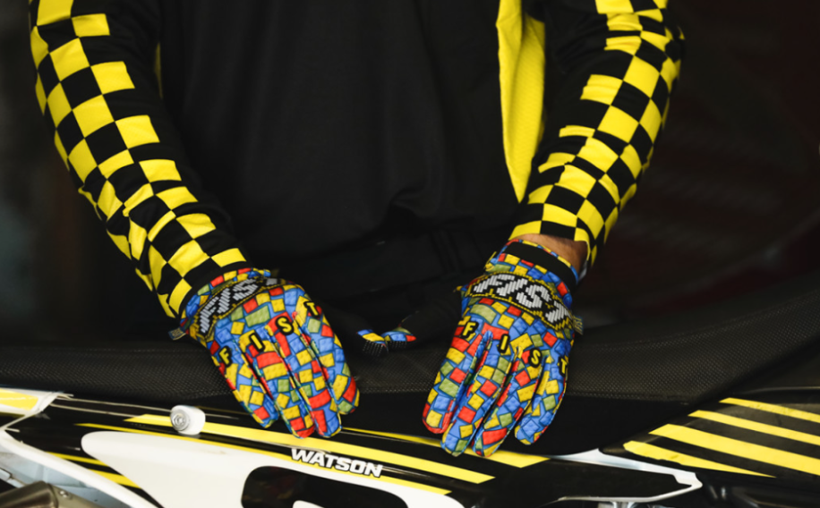 FIST Handwear Strapped Build Gloves