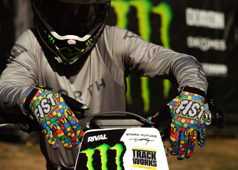 FIST Handwear Strapped Build Gloves