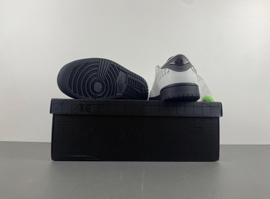 Air Jordan 1 Low OG “Method of Make – Black Cat” HF5756 - 010 – Men’s Sizing (Women: Size Down 1.5) - Dune Goons