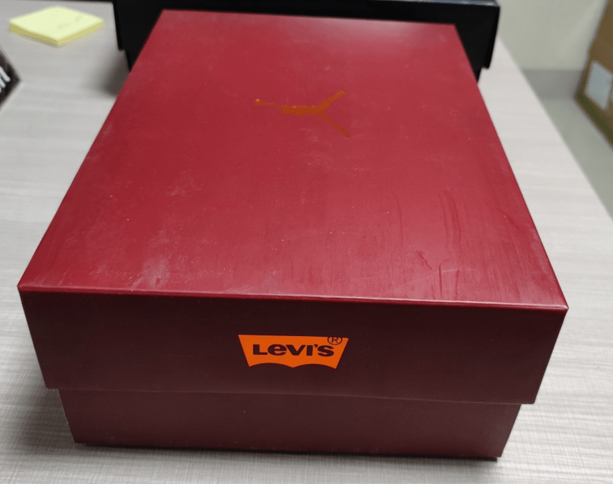 Air Jordan 4 Retro Levi's "Black Denim" AO2571 - 001 - Gum Sole - Dune Goons