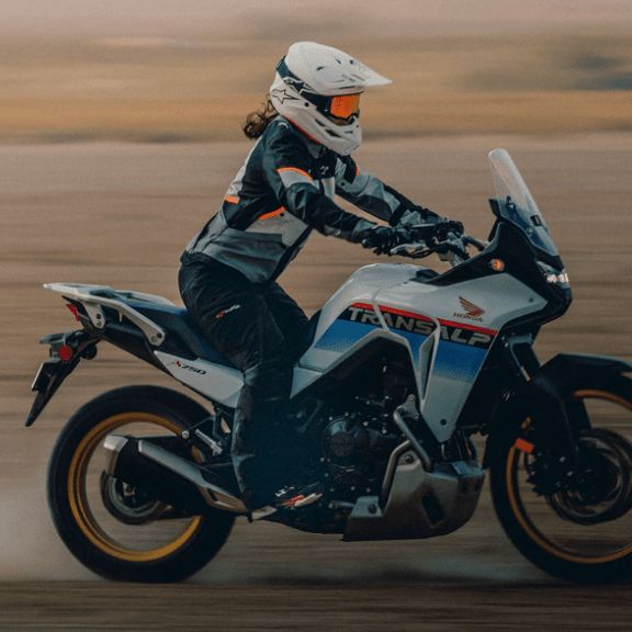 Alpinestars SM7 Helmet – Solid Gloss White Off - Road MX XS - 2XL - Dune Goons