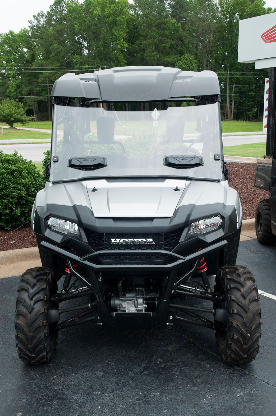 Seizmik Vented UTV Windshield - Honda Pioneer / Talon - Pioneer 700 Versa Vent Hard Coat 2014-2025