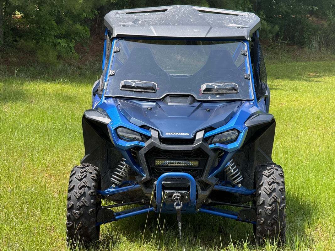 Seizmik Vented UTV Windshield - Honda Pioneer / Talon