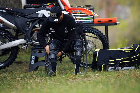 EVS Web Eclipse Knee Brace Black Pair – Large - Dune Goons