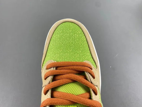Nike SB Dunk Low “Escargot” FQ7585 - 200 – Slow Grind. Heavy Style. - Dune Goons