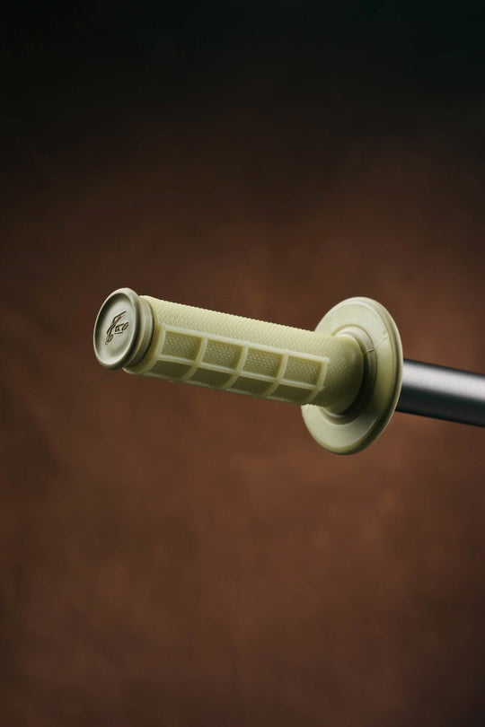 Renthal MX Dual Compound Grips 1/2 Waffle - Kevlar - Dune Goons