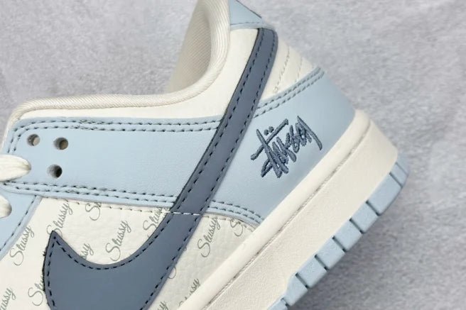 Stüssy x Nike SB Dunk Low "English Light Blue" – CF3688 - 012 - Dune Goons