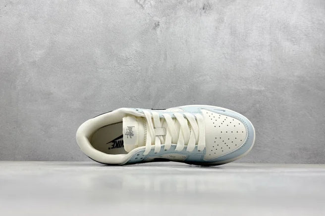 Stüssy x Nike SB Dunk Low "English Light Blue" – CF3688 - 012 - Dune Goons