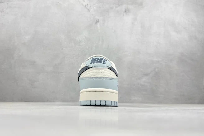 Stüssy x Nike SB Dunk Low "English Light Blue" – CF3688 - 012 - Dune Goons