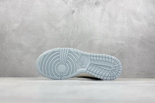 Stüssy x Nike SB Dunk Low "English Light Blue" – CF3688 - 012 - Dune Goons